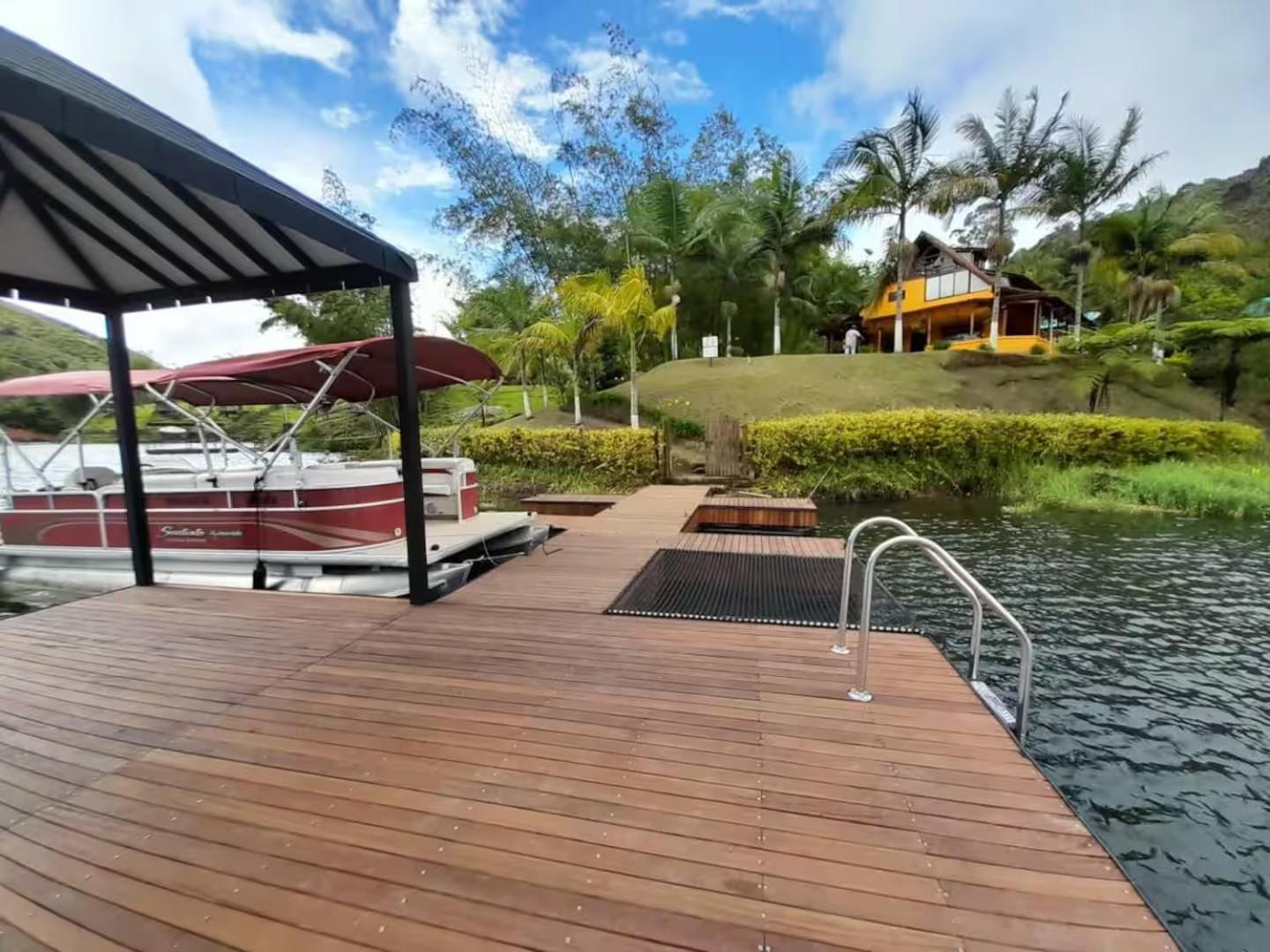 Hostel Volare Guatape Isla Zewnętrze zdjęcie